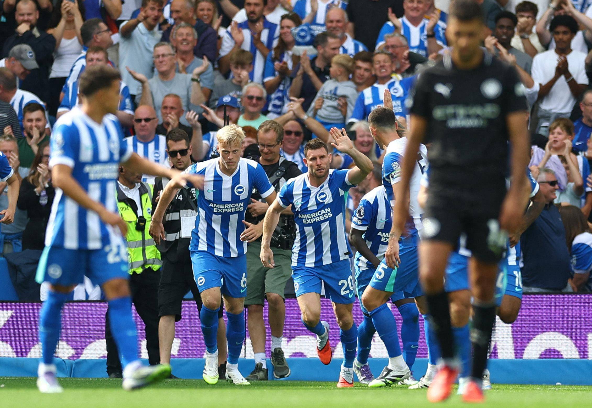 杨瀚森首发出战19分钟贡献4分5板2助