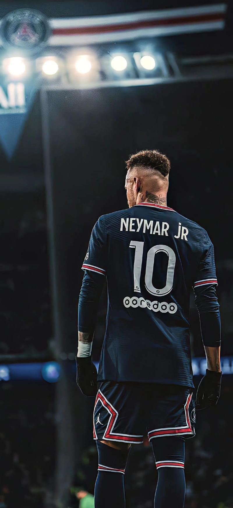 普约尔：我在家里很少谈足球，两个女儿最近才知道我曾效力巴萨（普约尔：家中几乎不聊足球，女儿们最近才知道我曾为巴萨踢球）