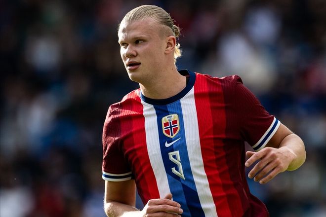 成都蓉城主帅徐正源获三年大合同，球队获亚冠资格，有望争夺双冠，球迷期待新赛季表现。