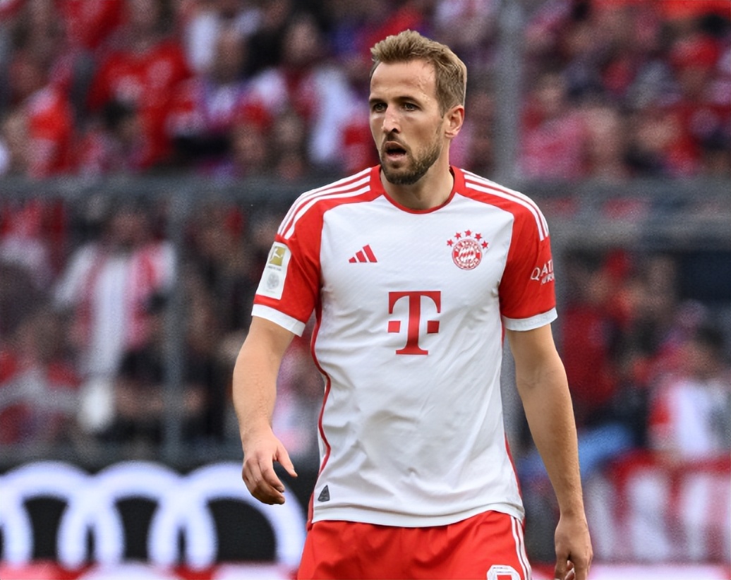 图片报：尤文和费内巴切想冬窗签磁卡，但球员不考虑提前离队