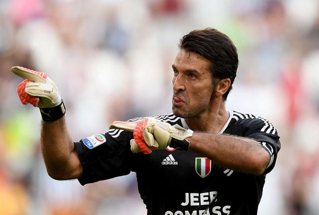 李金羽：会用组合拳方式买外援，或在海外进行第二阶段冬训（李金羽：引援将采取组合策略，第二阶段冬训或转战海外）